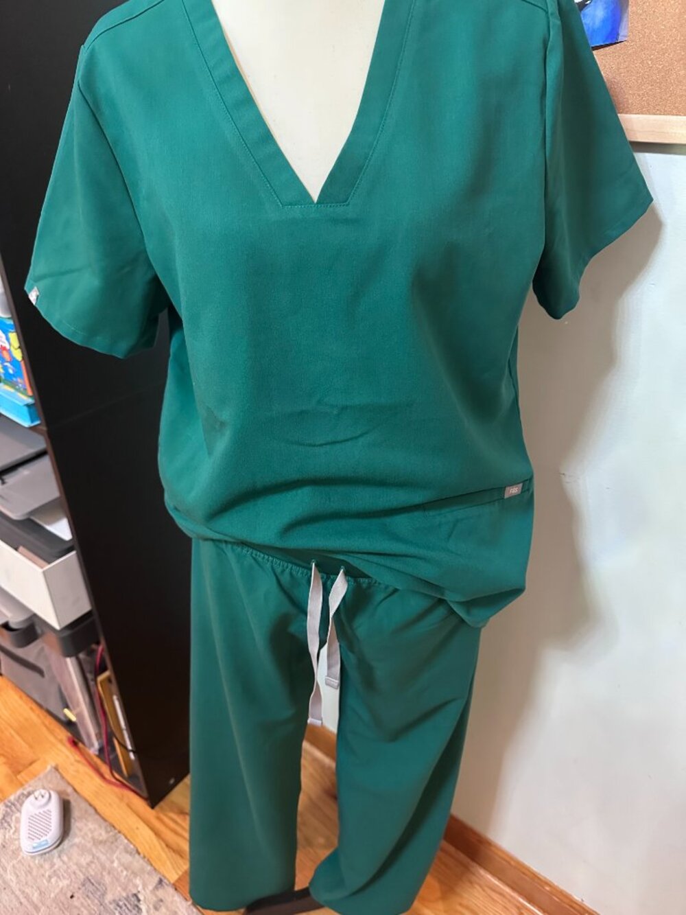 ⚕️ SCRUBS FOR SALE! ⚕️ - Picture 7 of 12
